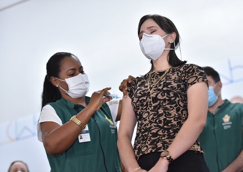 Profissionais de saúde em Manaus voltam a ser vacinados neste sábado