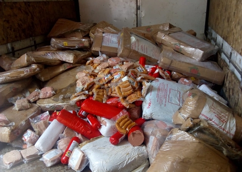 Adaf apreende mais de 8 mil kg de alimentos impróprios para consumo no AM