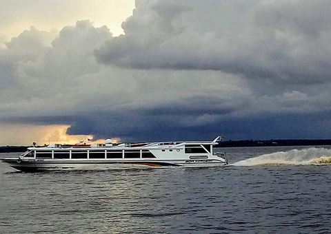 Serviços de transporte fluvial e rodoviário estão suspensos no Amazonas