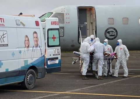 Com Covid, pacientes de Manaus chegam a hospital de Brasília