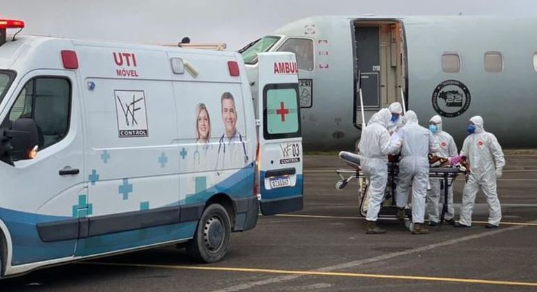 Com Covid, pacientes de Manaus chegam a hospital de Brasília