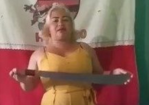 Candidata em Itacoatiara, vídeo de Loura do Terçado viraliza na web; veja