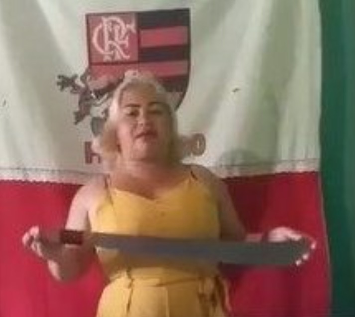 Candidata em Itacoatiara, vídeo de Loura do Terçado viraliza na web; veja