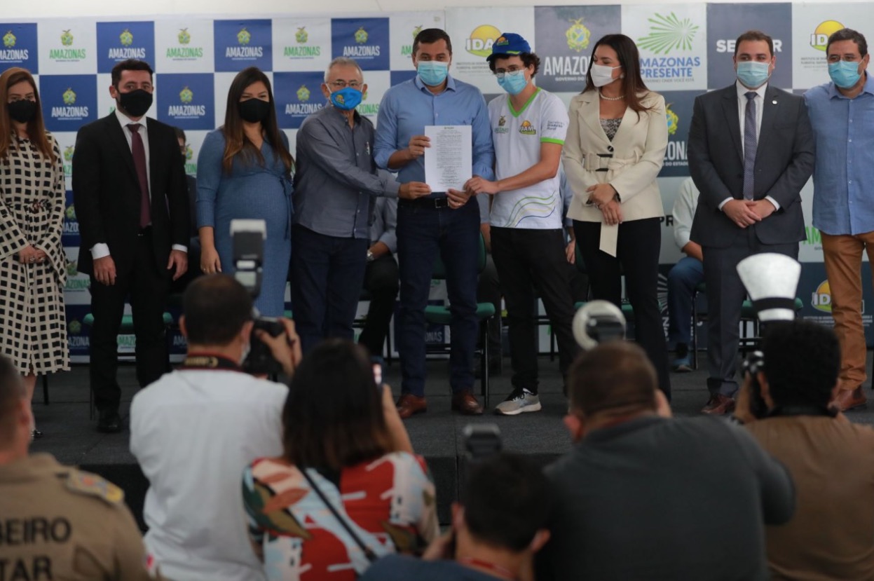 Wilson Lima assina nomeação de aprovados no concurso do Idam