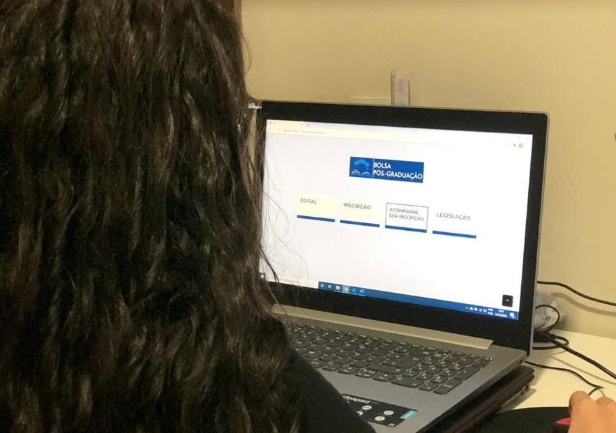 Bolsa Pós-Graduação inicia etapa de entrega eletrônica de documentos