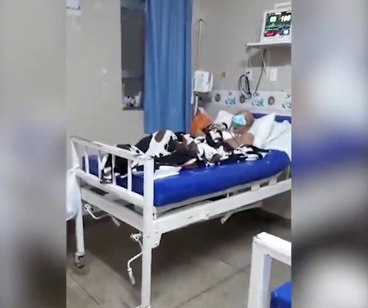 Morre idoso que 'levou chuva' no leito de hospital no Amazonas