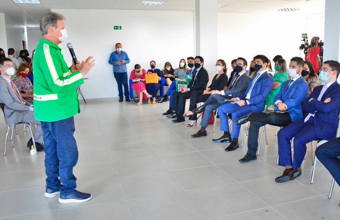 Aprovados nos concursos da PGM e Semef são empossados em Manaus