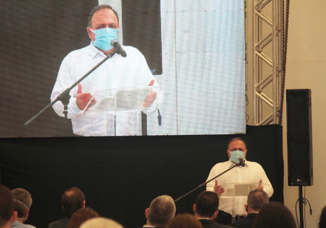 Pazuello diz que vacinação começará no ‘Dia D, na hora H’ no Brasil