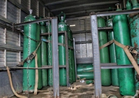 Diante de mortes por asfixia, reitor pediu que Justiça obrigasse entrega de oxigênio a hospital universitário no AM