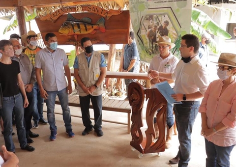 Governador, vice-presidente e comitiva visitam fazenda no Amazonas