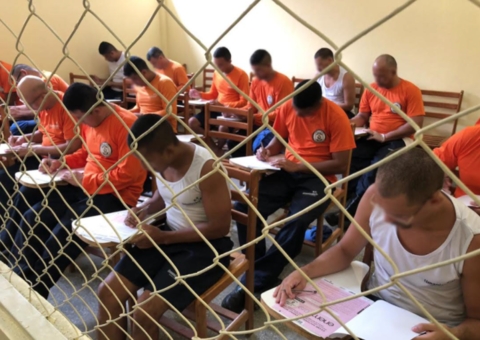 Detentos são inscritos para participar do Enem no Amazonas