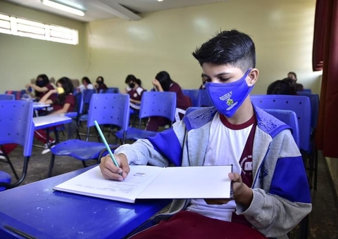 TCE-AM cobra medidas para evitar evasão escolar durante pandemia