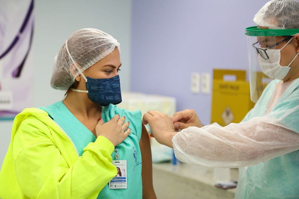 Mais de 115 mil doses da vacina contra a covid-19 foram aplicadas no AM