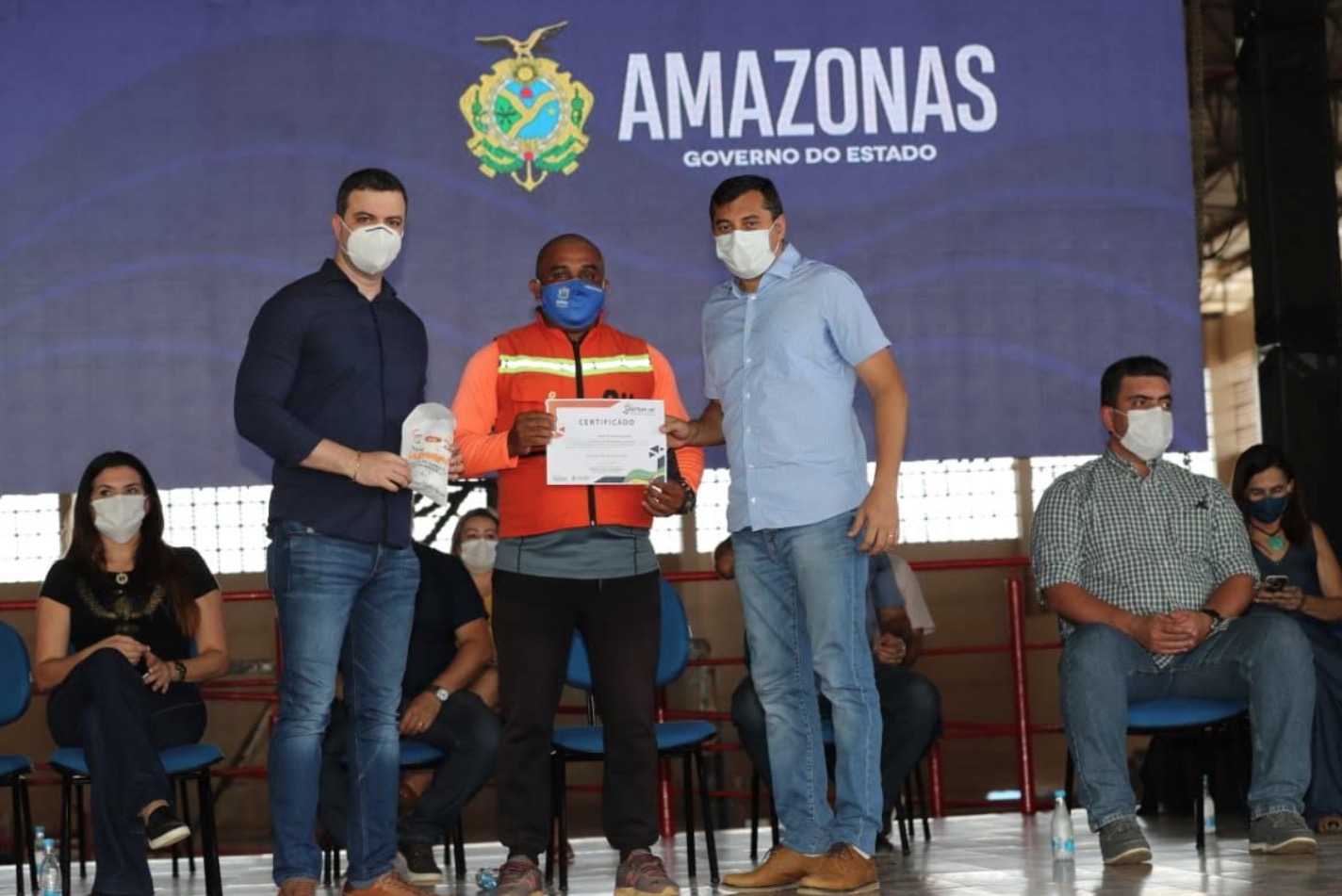 Governador Wilson Lima entrega fomentos a produtores do Amazonas