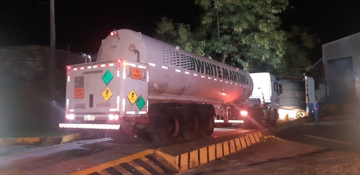 Covid-19: Amazonas recebe cilindros de oxigênio para abastecer hospitais