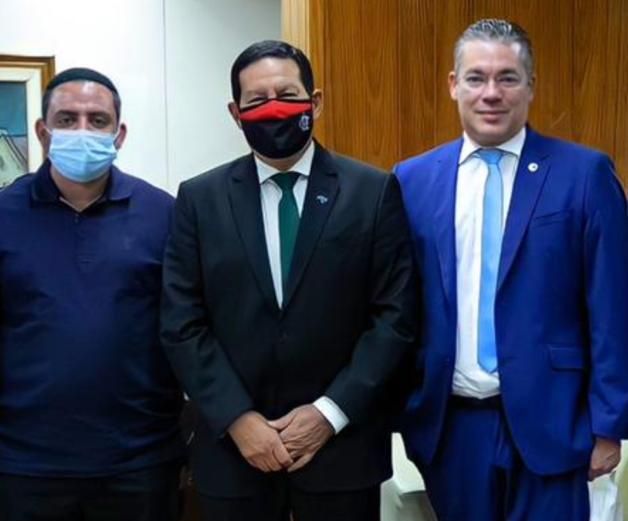 Josué trata de mineração, bioeconomia e Conselho da Amazônia com Mourão