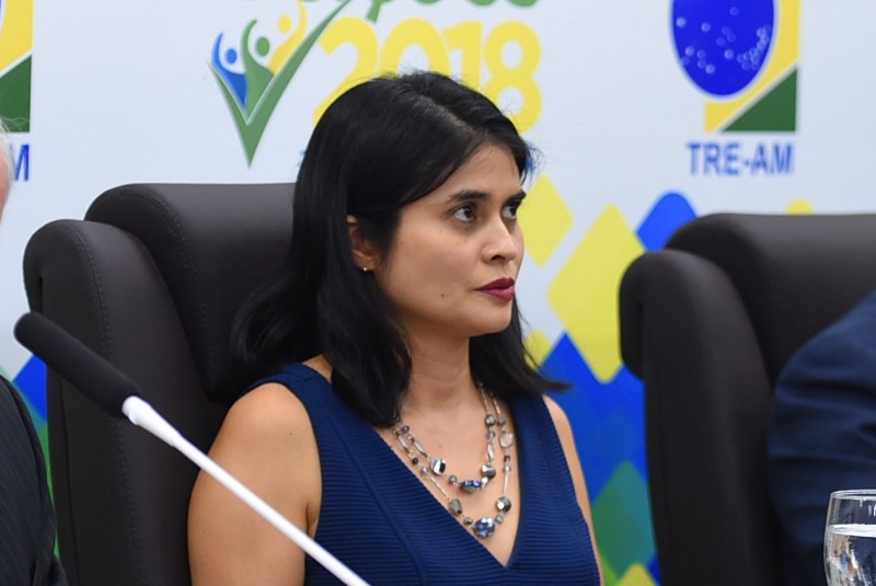 Juíza autoriza retirada temporária de tornozeleira de Edilene Gomes 