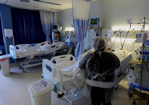 Estados correm contra o tempo para abrir leitos para pacientes do Amazonas