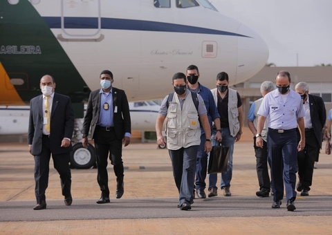 Viagem de Hamilton Mourão e embaixadores ao Amazonas é criticada