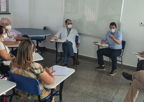 Covid-19: Esperando novo pico, Amazonas e Governo Federal negociam hospital