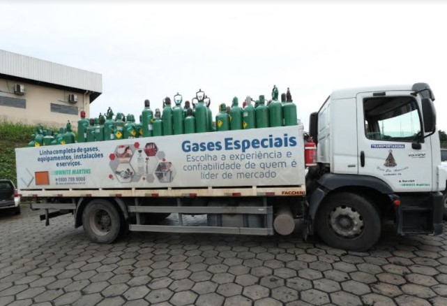 Governo enviou 1,3 mil cilindros de oxigênio para interior do Amazonas 