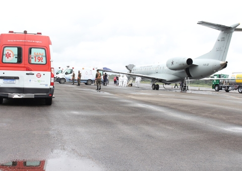 Amazonas transfere mais 18 pacientes com covid-19 para o Espírito Santo