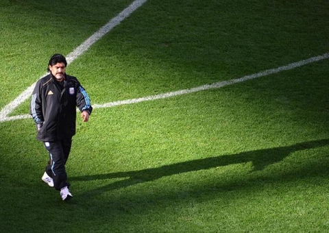 Prefeito Arthur Neto lamenta morte de Maradona: 'um dos maiores atletas'