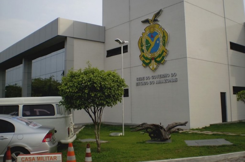 Manifestantes fazem carreata pedindo impeachment de Wilson Lima
