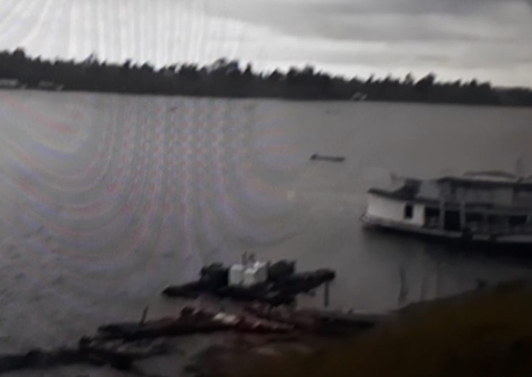 Mulher desaparece no Rio Amazonas ao ser lançada de lancha durante colisão