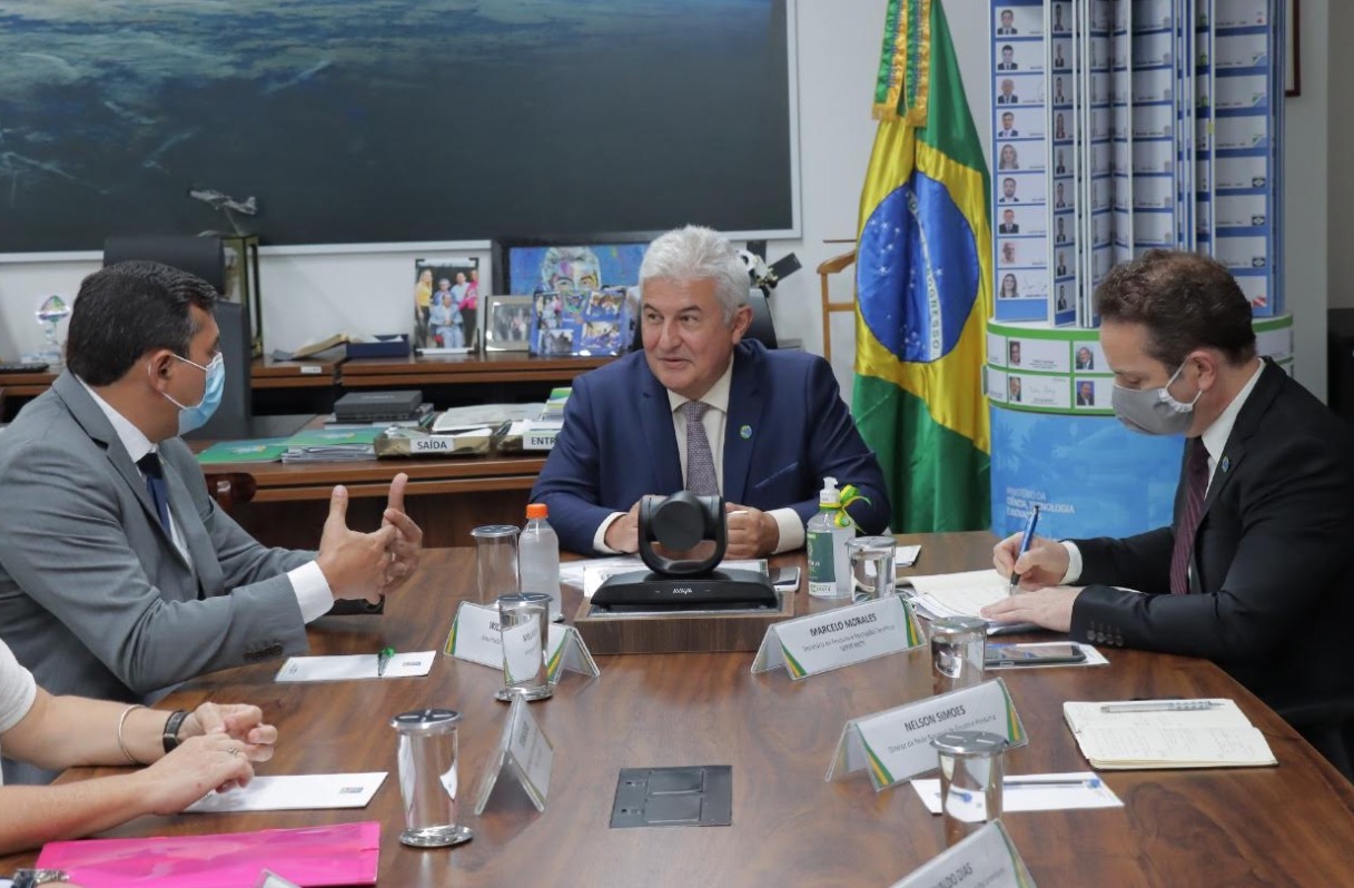 Wilson Lima discute ampliação de acesso à internet no Amazonas 