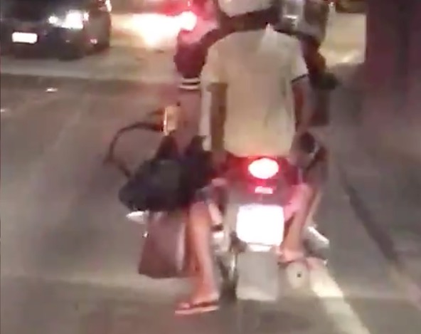 Vídeo: Quatro pessoas são flagradas em motocicleta em avenida de Manaus