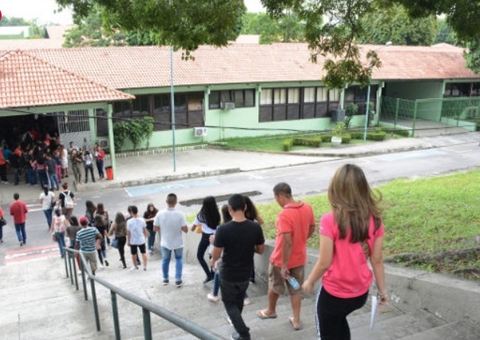 UEA adia provas do vestibular e SIS após decreto do Governo no Amazonas