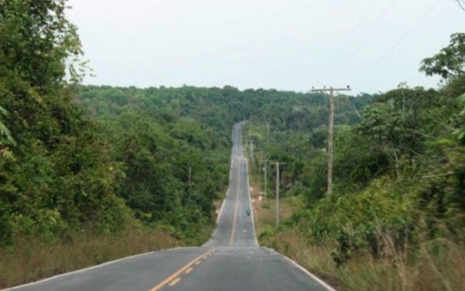 Acidente com micro-ônibus que levava 20 pessoas deixa feridos na AM-010