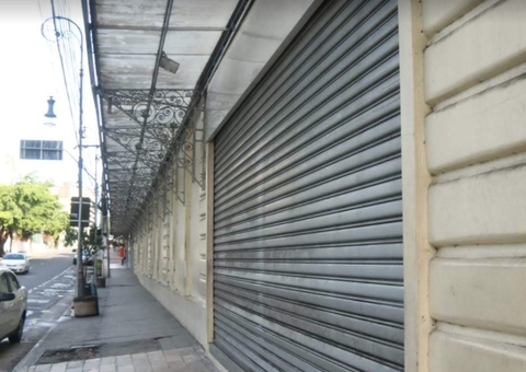 Novo decreto deve prorrogar fechamento do comércio no Amazonas  