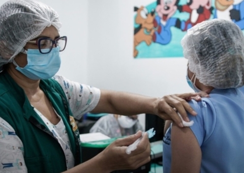 Vacinação contra Covid-19 deve ser retomada nesta sexta em Manaus