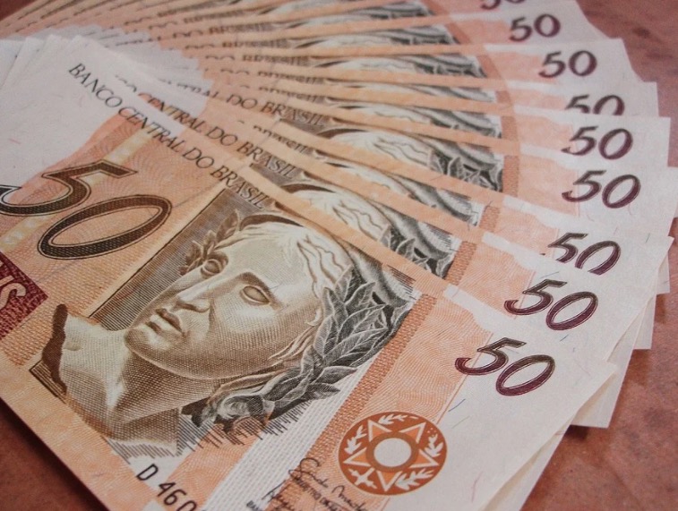 Justiça ordena prorrogação do auxílio emergencial de R$ 300 no Amazonas 