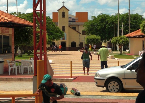 Prefeitura pavimenta estrada sem licitação por R$ 1,6 milhão no Amazonas