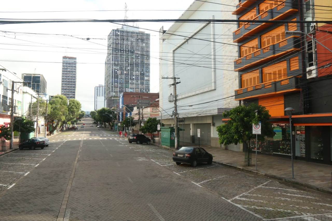 Toque de recolher de 24 horas começa hoje no Amazonas; veja o que funciona