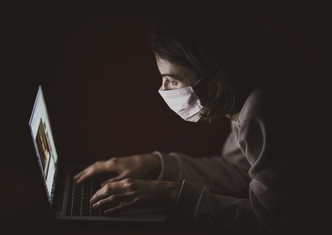 UEA reativa serviço de orientação on-line sobre Covid-19