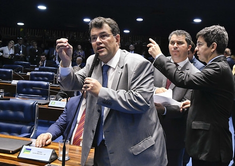 Eduardo Braga apresenta relatório sobre indicação de Kassio Nunes ao STF