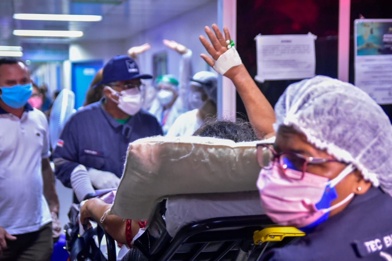 Pacientes com Covid-19 são transferidos de Manaus para Florianópolis