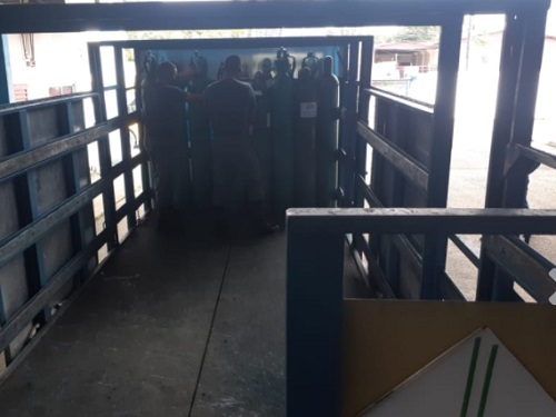 Avião da FAB transporta 41 cilindros de oxigênio para Parintins