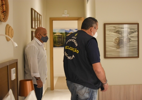 Estabelecimentos são autuados por descumprirem toque de recolher em Manaus