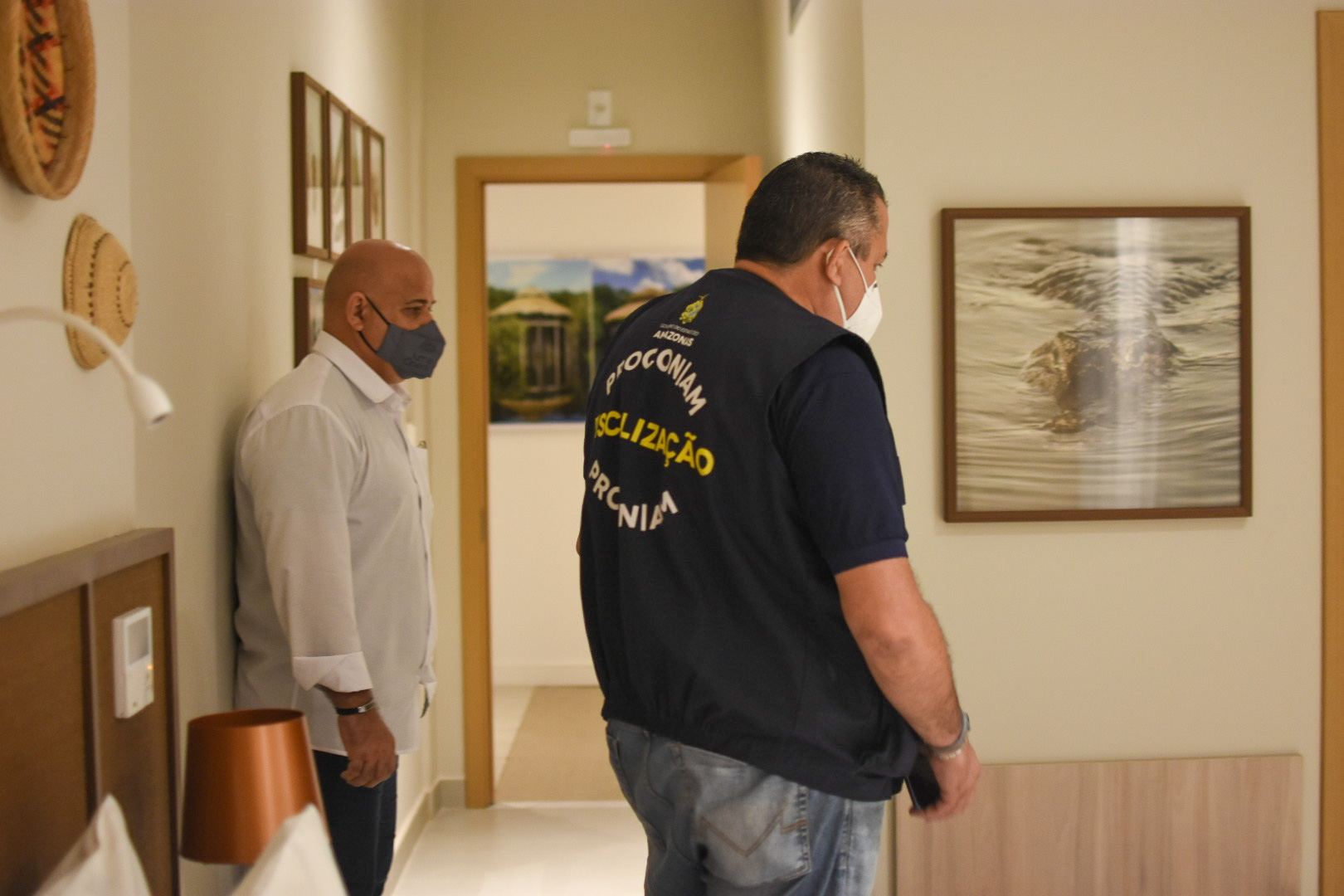 Estabelecimentos são autuados por descumprirem toque de recolher em Manaus