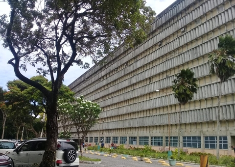 Dois pacientes transferidos de Manaus para João Pessoa estão na UTI