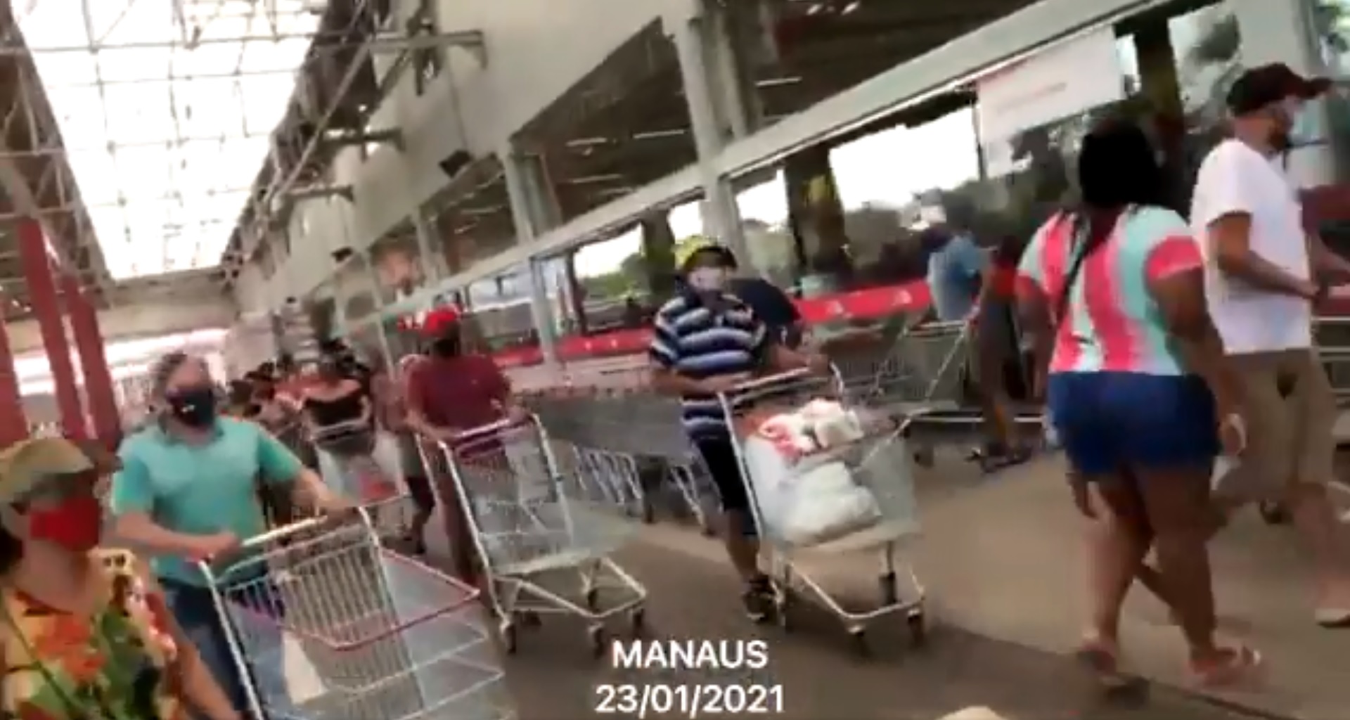 Áudio fake sobre fechamento de supermercados gera desespero em Manaus