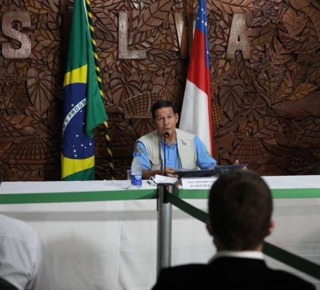 Mourão fala sobre possível vitória de Joe Biden durante visita ao Amazonas