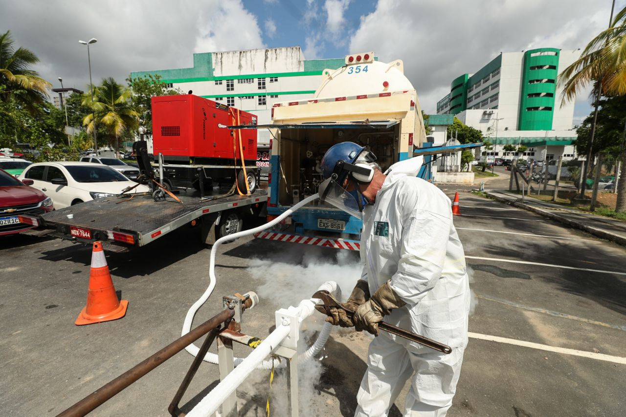 Carga com 160 mil metros cúbicos de oxigênio abastece hospitais de Manaus