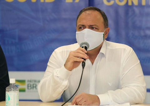 Pazuello anuncia remoção de 1,5 internados do AM para tratamento em estados