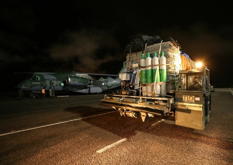 Força Aérea faz 4 voos diários para transportar oxigênio para Manaus
